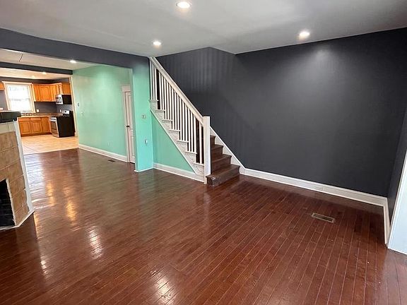 2nd image of 218 E Roosevelt Blvd