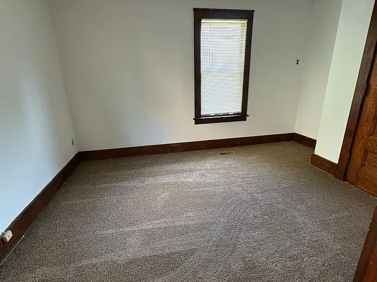 310 N Hamilton St — Photo 2