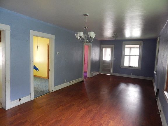 4th image of 104 S Elmwood Ave