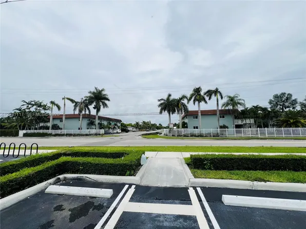 900 NE 18th Ave APT 11, Homestead, FL 33033