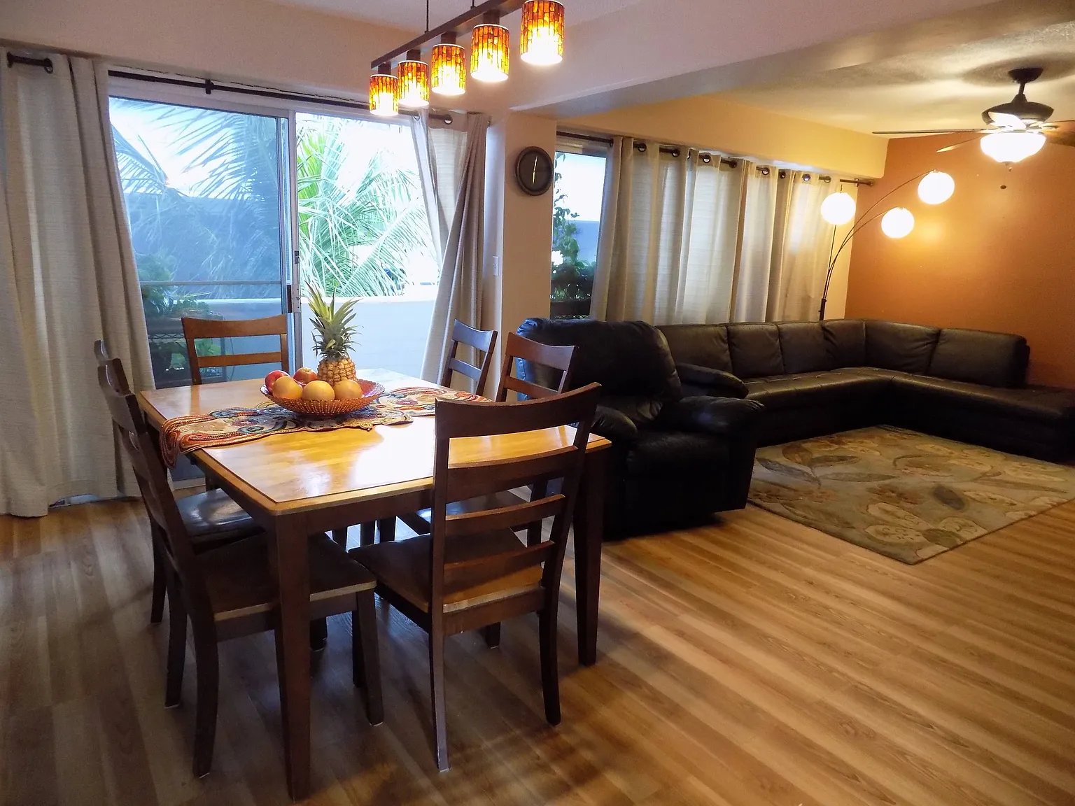 3 bed, 1161 sqft, $4,400 — Photo 2