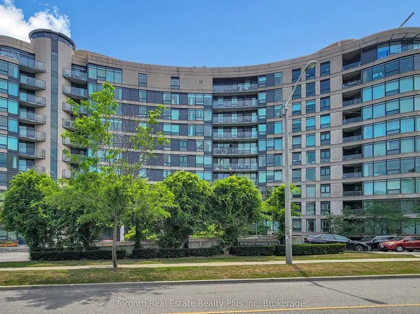 18 Valley Woods Rd #507, Toronto, ON M3A 0A1