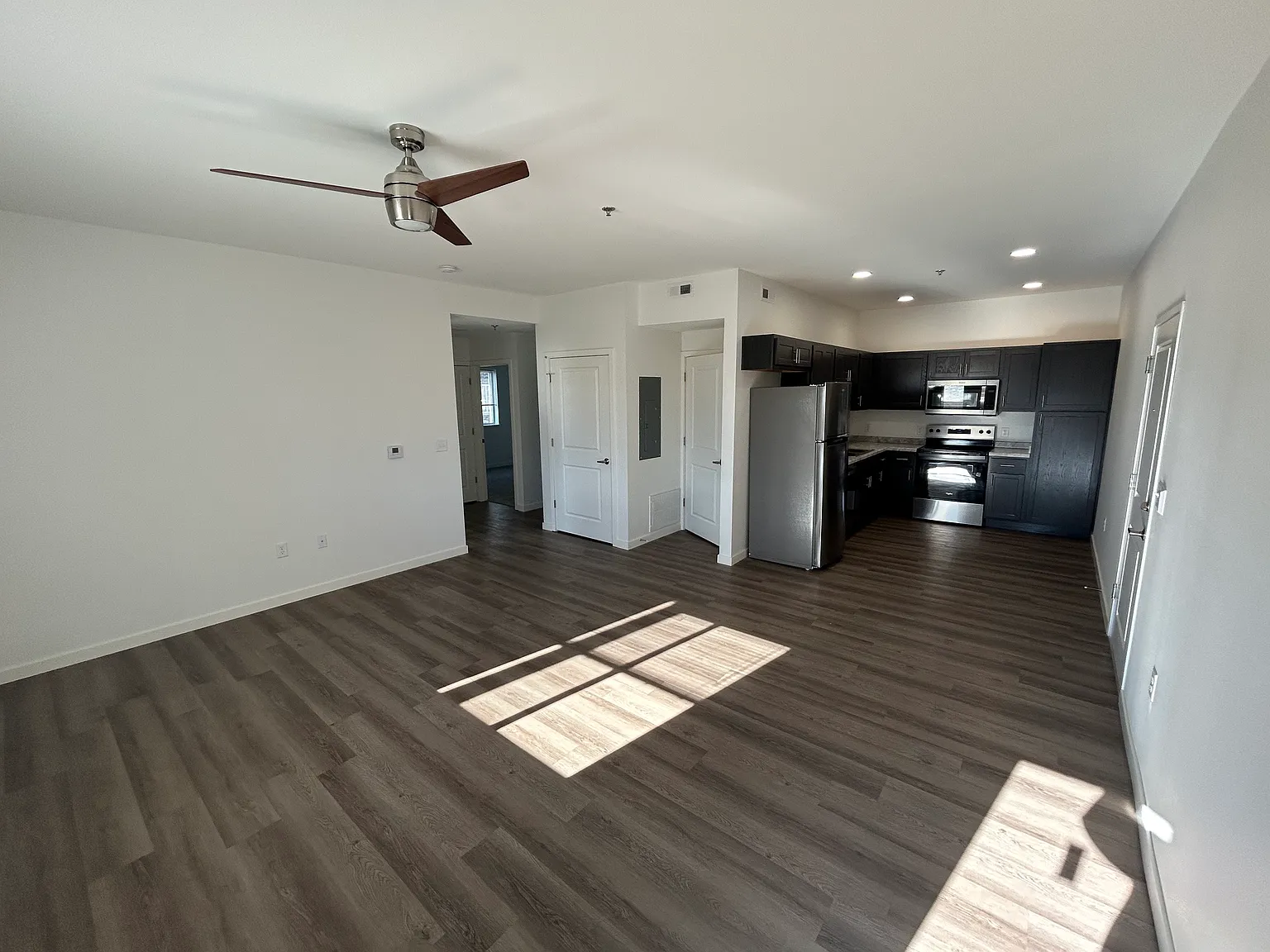 3612 Palms Dr — Photo 1