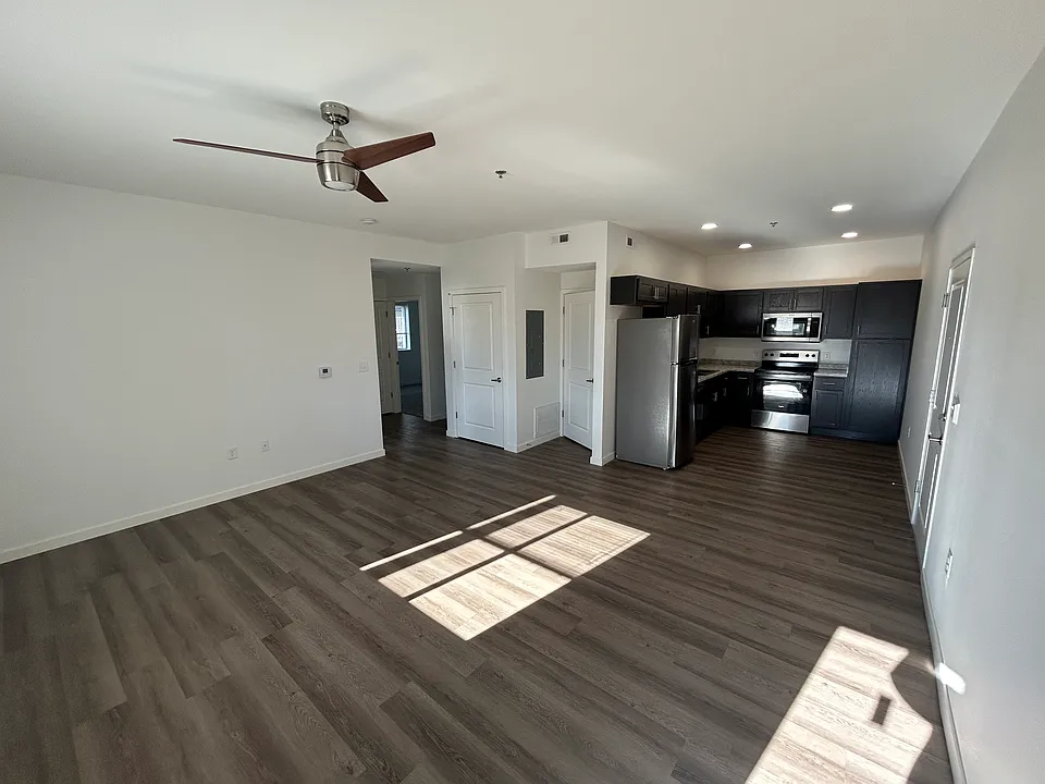 3612 Palms Dr #12