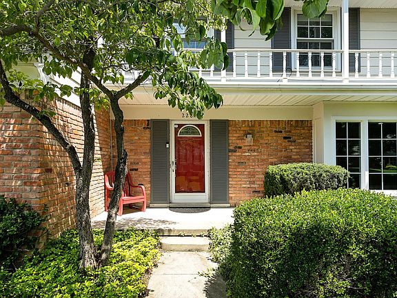 3rd image of 22854 Shagbark Dr