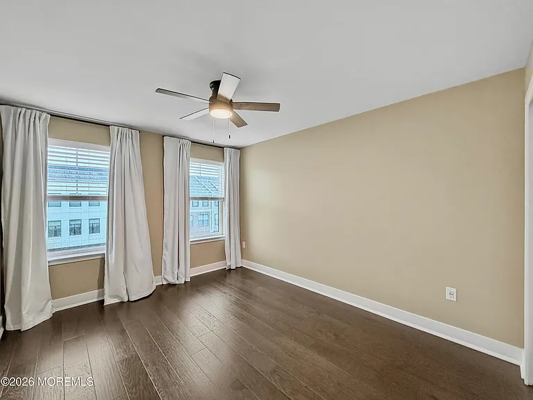 89 Bataan Ave — Photo 23