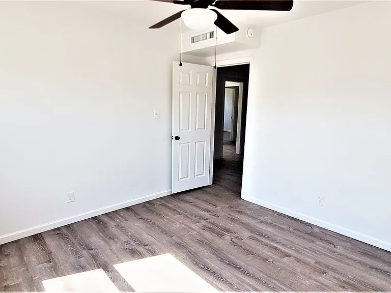 706 W Euclid Ave — Photo 13