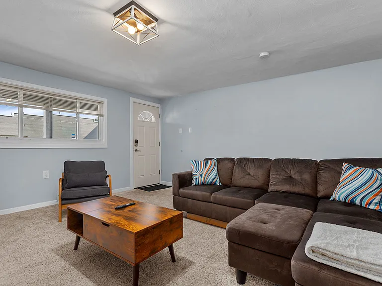 607 Foreland St — Photo 16