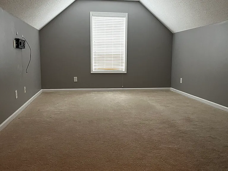 103 Skelton Cir — Photo 15