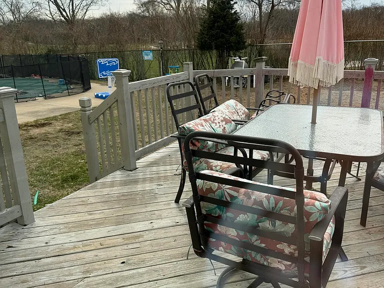 41 Dwight Dr — Photo 12
