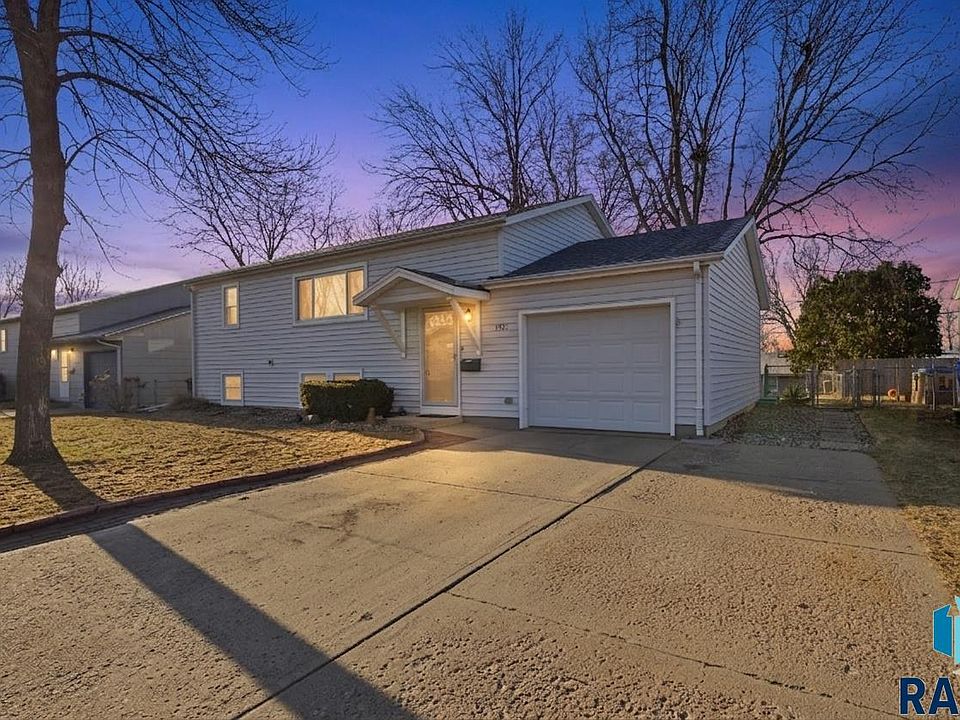 1st image of 3921 E Claudette Dr