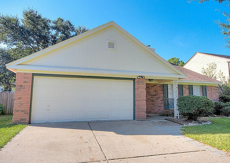 2nd image of 1510 Country Park Dr