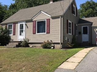 11 Hargraves St, Warwick, RI 02889