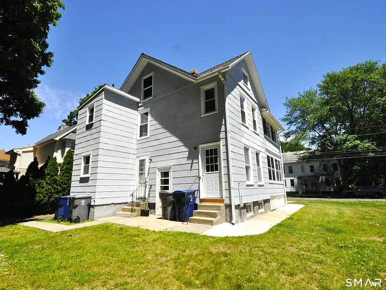 17 Hough St — Photo 23