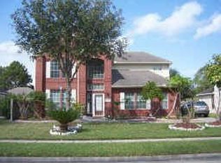 203 Rustic Oaks Dr, League City, TX 77573