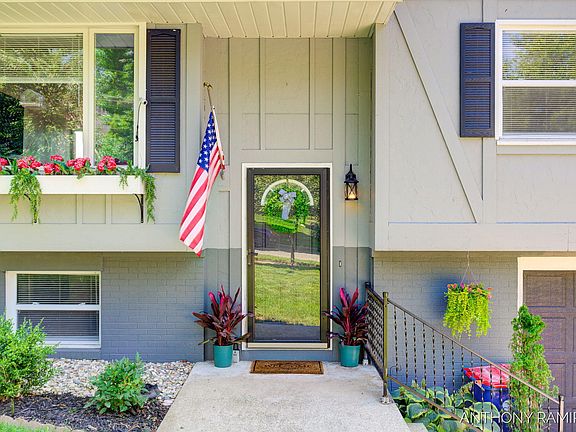 4th image of 1746 Briarcliff Dr NE