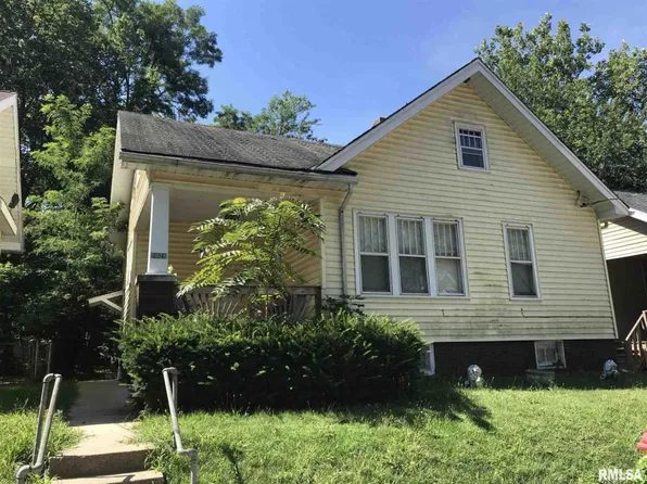 1026 E Behrends Ave, Peoria, IL 61603