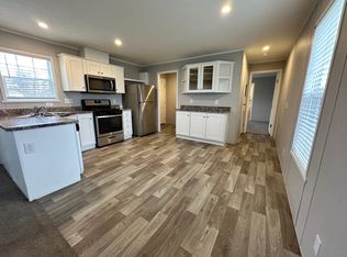 709 Indiana St, Belleville, MI 48111