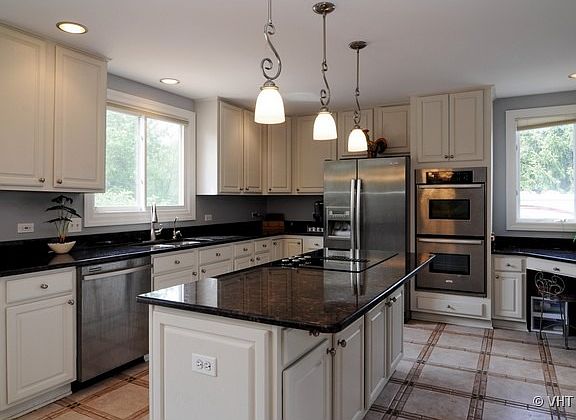 3rd image of 25480 N Abbey Glenn Dr