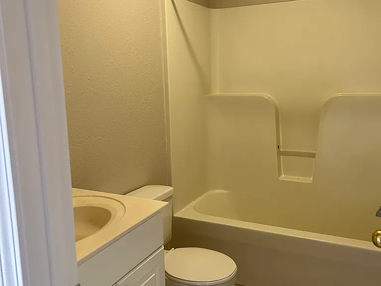 957 Saint Andrews Ln — Photo 5