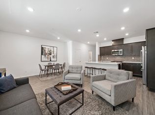 30327 Town Square Dr, Menifee, CA 92584