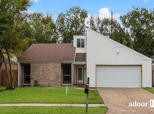 10842 Village Trail Dr, Houston, TX 77065