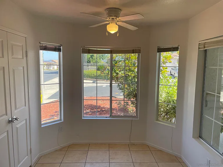 2401 Columbine Dr — Photo 4