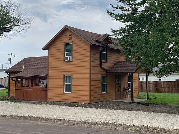3rd image of 218 Fowler St