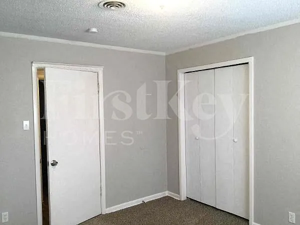 7000 Meadowbrook Dr — Photo 10