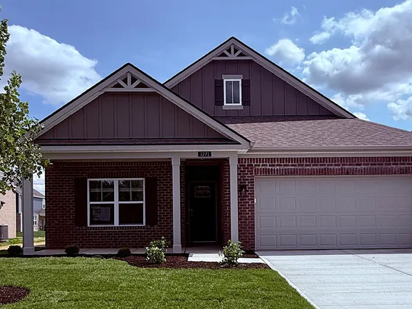 1271 Foxtail Ln, Greenwood, IN 46143