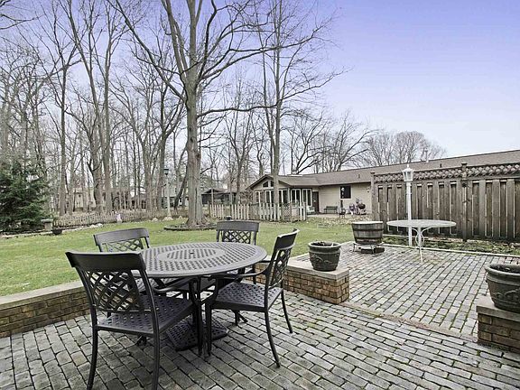 3rd image of 1839 Acorn Ln