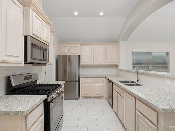 4th image of 3312 Oriole Dr