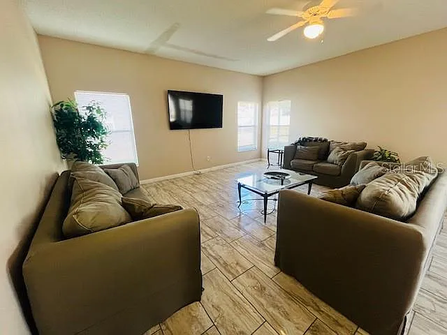 439 Bloomingdale Dr — Photo 11