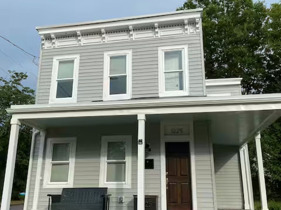 1st image of 1225 N 32nd St