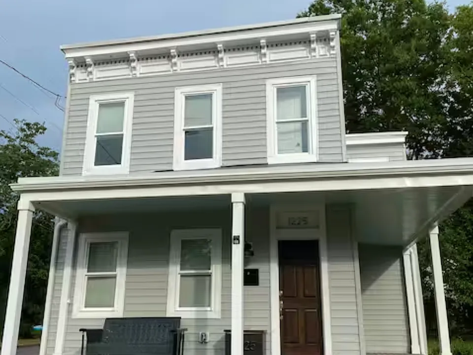 1225 N 32nd St