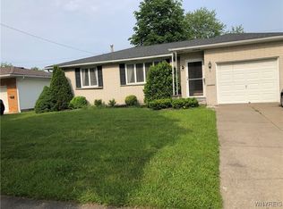 82 Dorset Dr, Depew, NY 14043