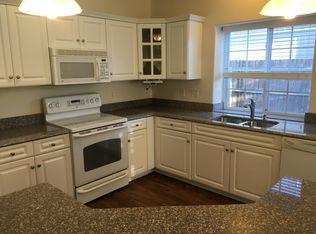 808 Bryan Ct, Chesapeake, VA 23320