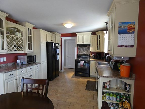 5th image of 109 Pennington Dr