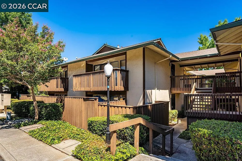 1707 Mahogany Way APT 59 photo 1