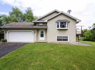 6740 Sandlewood Rd, Woodbury, MN 55125