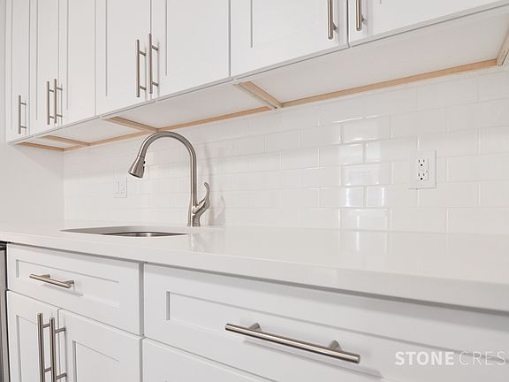 5th image of 209 W 97th St APT 6C