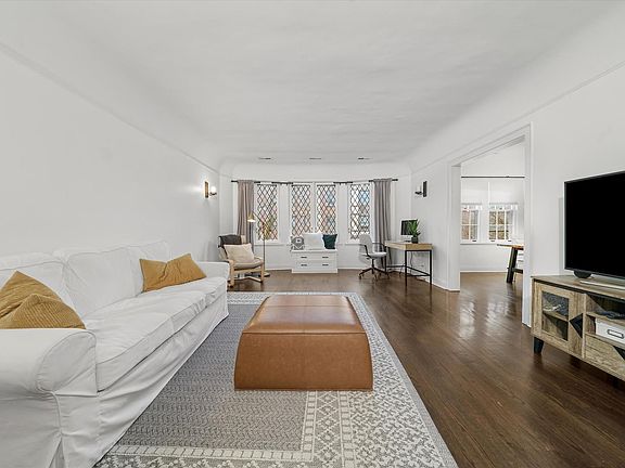 4th image of 1130 Washington Blvd APT 2A