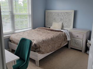 2960 Highland Crossing Dr, Herndon, VA 20171