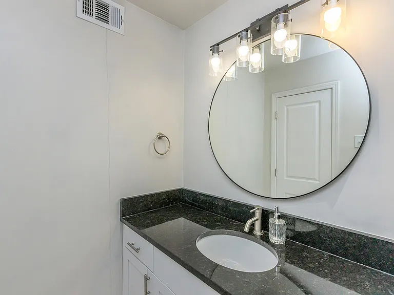 Colony House — Photo 40