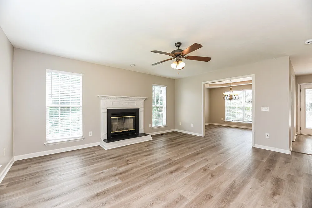 3 bed, 2.5 bath, 1655 sqft, $2,155 — Photo 4