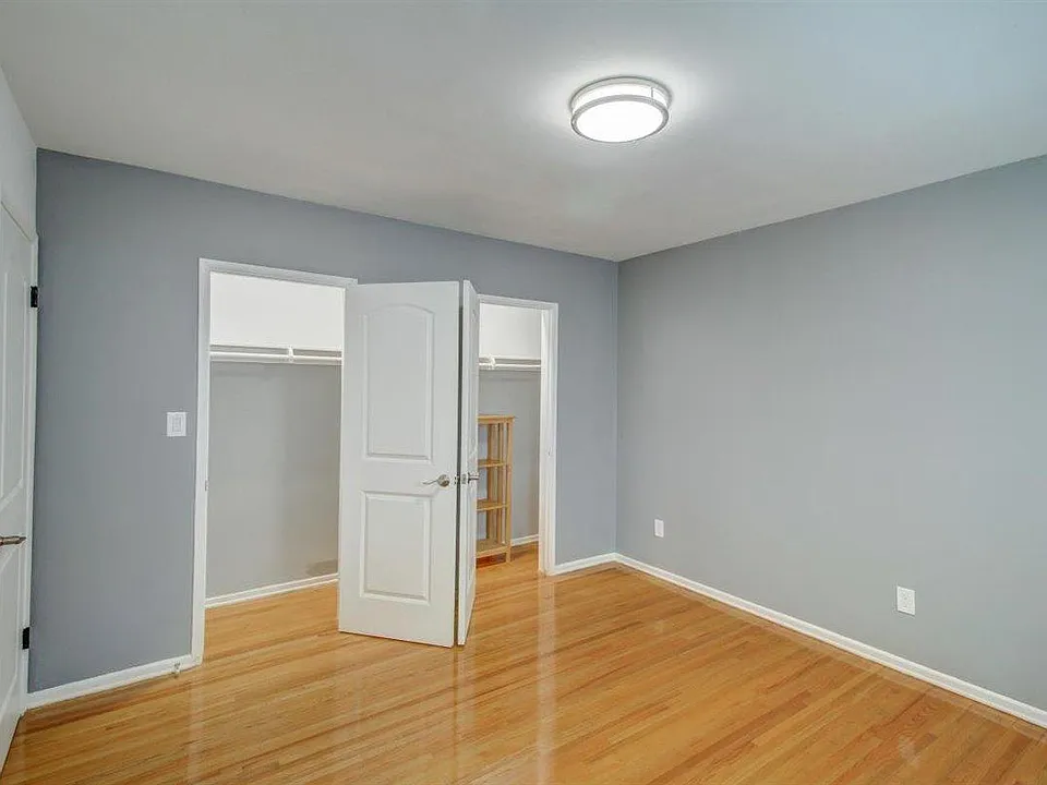 Closet Master Bedroom