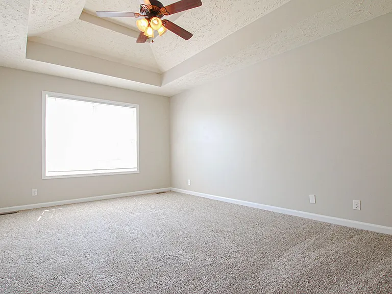 1347 Whitt Ln — Photo 10