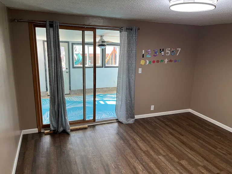609 Edgewood Dr — Photo 21