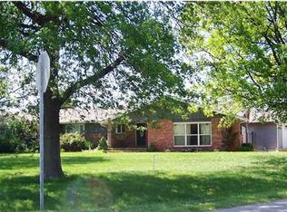 353 S Howe Rd, Wichita, KS 67209