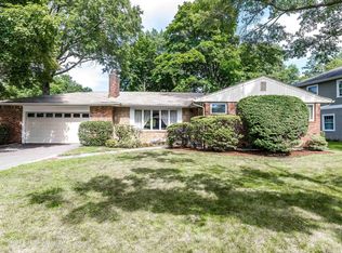 20 Annette Dr, Port Washington, NY 11050